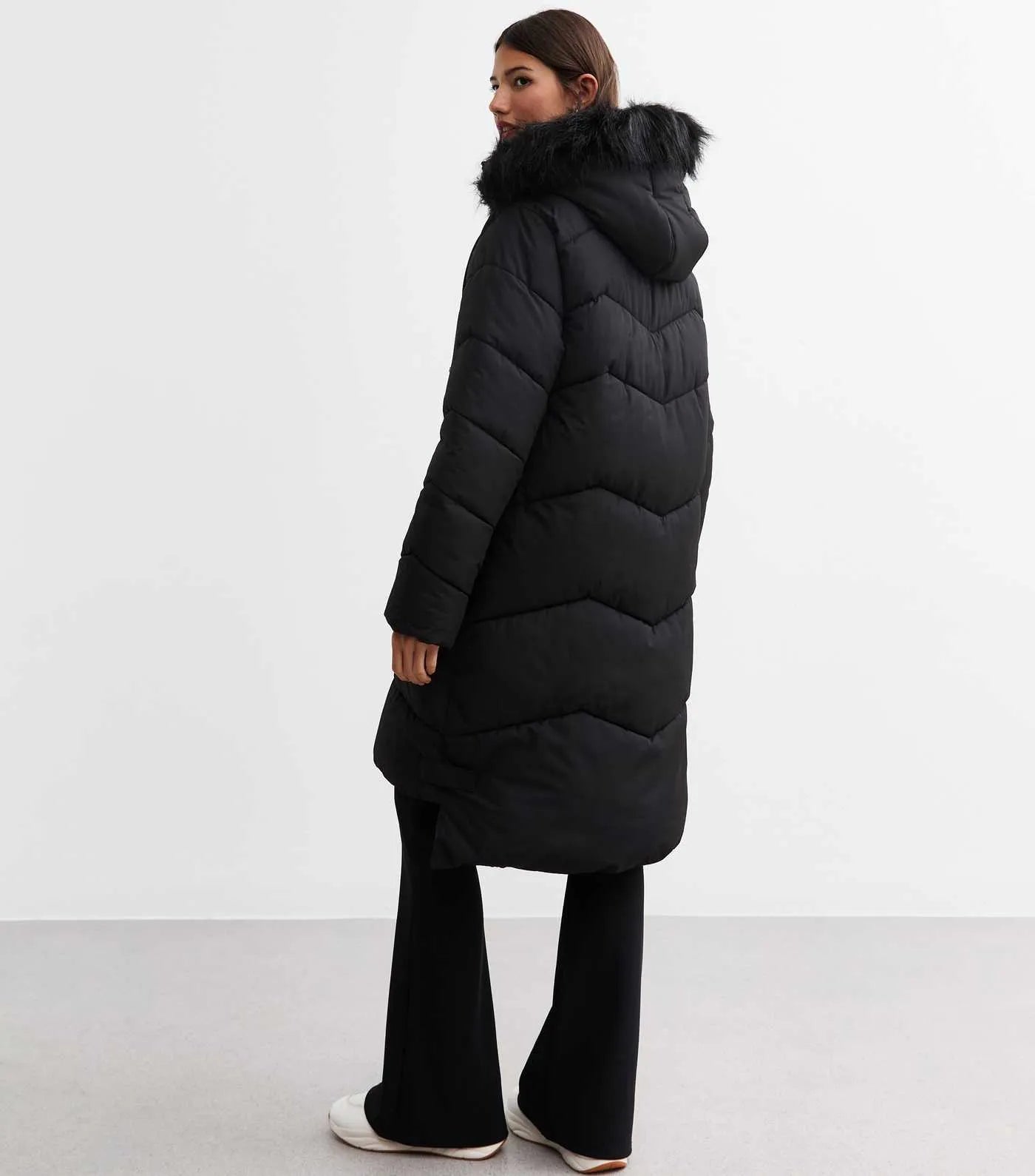 Black Warm, Stylish & Durable Women Long Fur Hooded Puffer Jackets Padded Zip Up Quilted Lined Bubble Coat For Winter Cold Weather