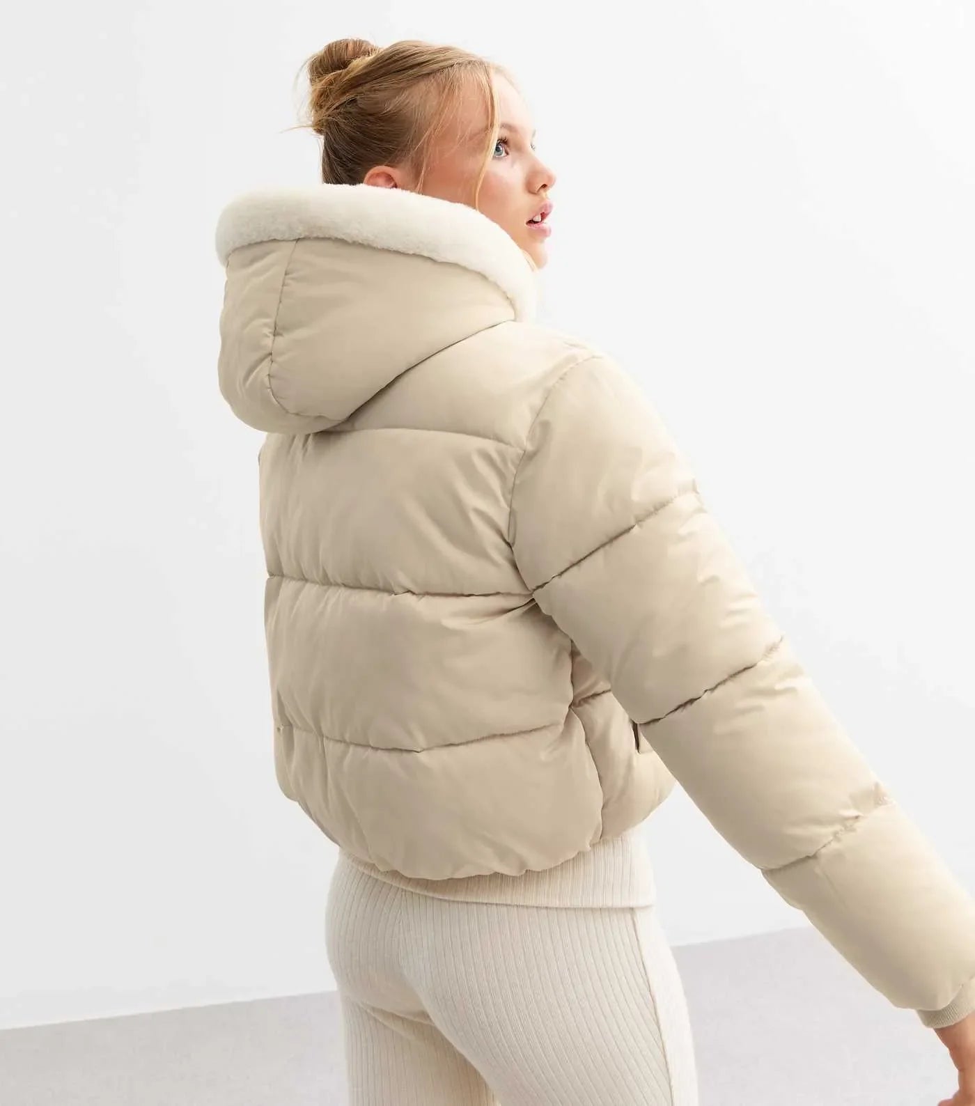 White Warm, Stylish & Durable Women Hooded Cropped Puffer Jackets Padded Zip Up Quilted Lined Bubble Coat For Winter Cold Weather